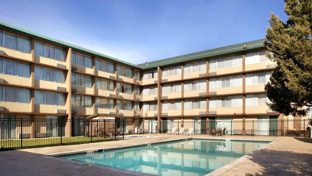 Plaza Hotel Denver Central Εξωτερικό φωτογραφία