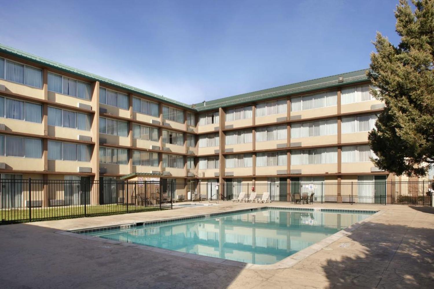 Plaza Hotel Denver Central Εξωτερικό φωτογραφία